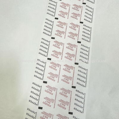 Papier Carton Matériau stratifié Piment salé Emballage à l'aide d'un rouleau de film Emballage à la main